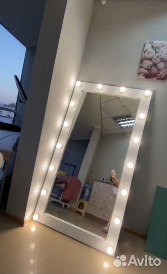 Зеркало с подсветкой в полный рост