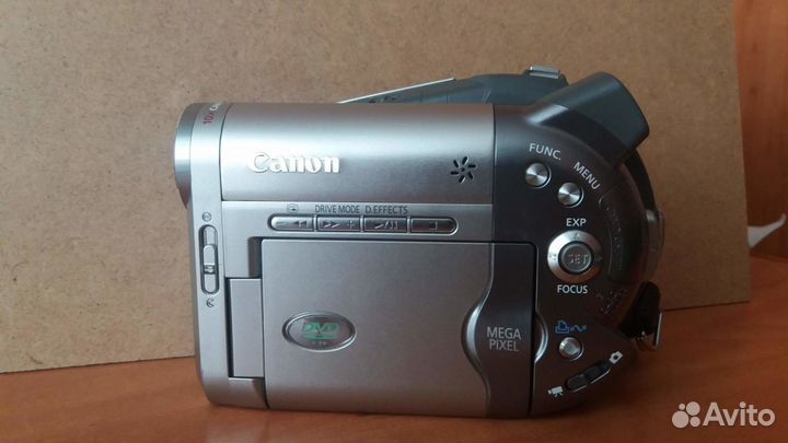 Видеокамера Canon DC10