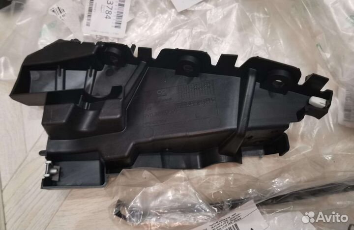 Porsche cayenne 9y0 E3 кронштейн фары бампера нов