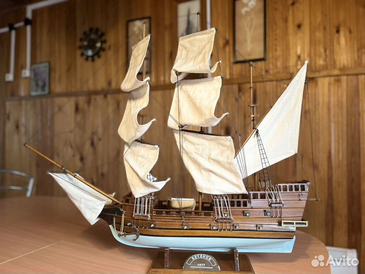 Коллекционная фигурка / Макет корабля revenge