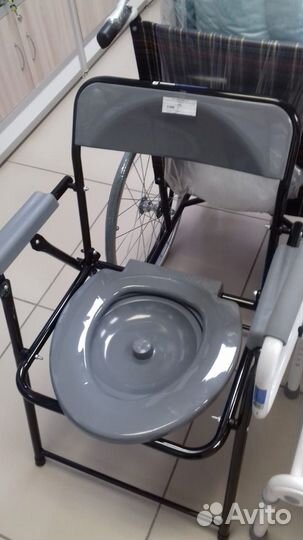 Санитарное кресло туалет