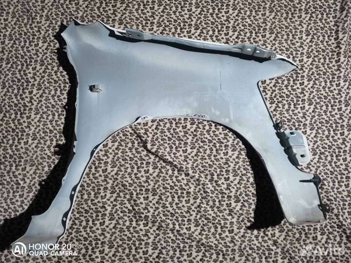 Крыло левое toyota probox