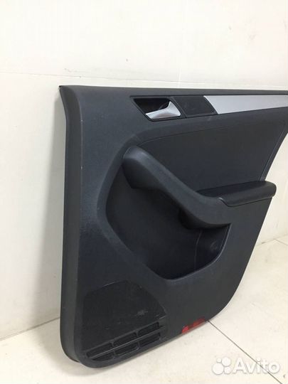 Обшивка двери задней правой Volkswagen Jetta 5K 20