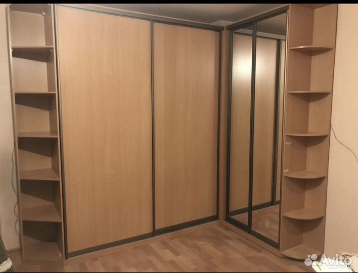 Шкаф-купе с зеркалом