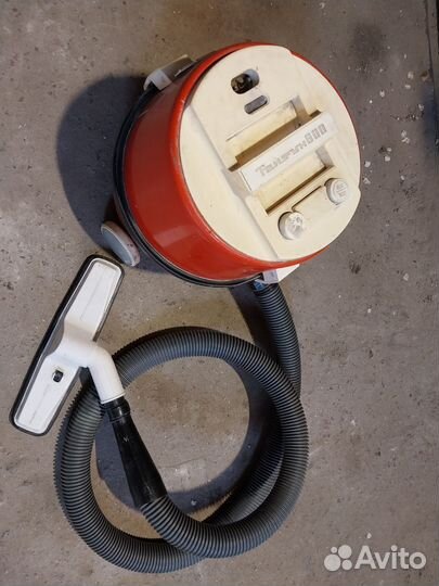 Пылесос Тайфун 800ватт 1995 год