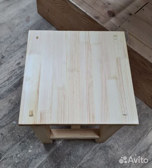 Табурет деревянный