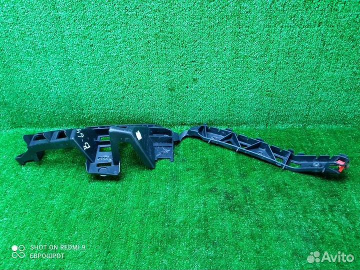 Направляющая заднего бампера правая Opel Astra H