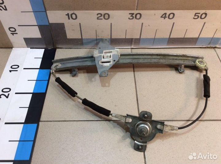 Стеклоподъемник механический задний правый