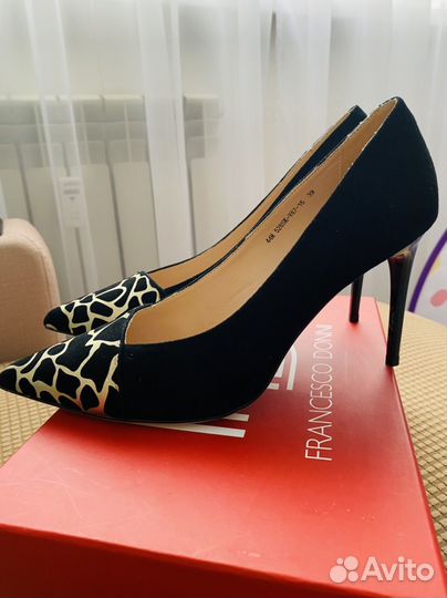 Туфли лодочки 39 натуральная кожа черные