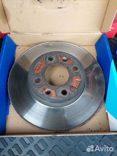 Два оригинальных тормозных диска Kia Rio X-Line