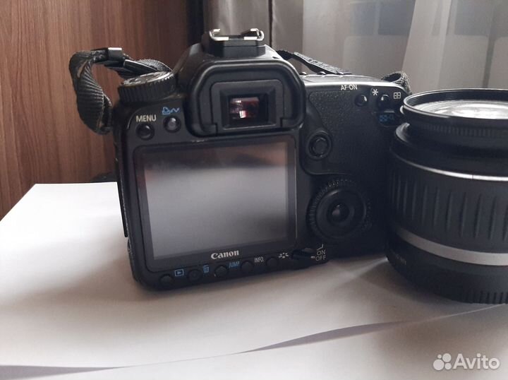 Зеркальный фотоаппарат canon