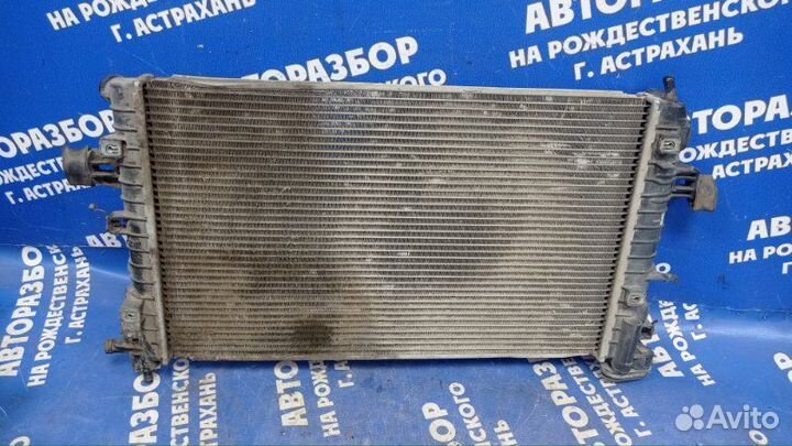 Основной радиатор Opel Astra H хэтчбек Z16XER 2009
