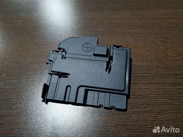 Крышка блока предохранителей VW Polo 6R0915429A