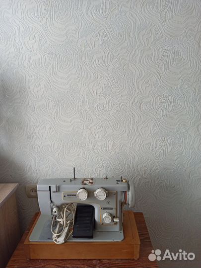 Швейная машина Подольск 142