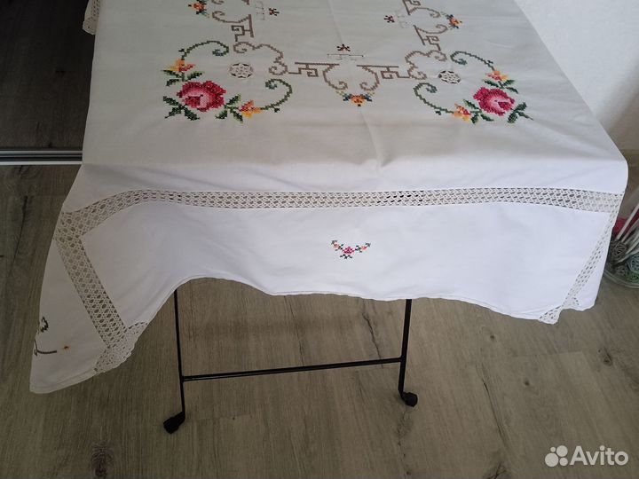 Скатерти разные, вышивка, ришелье