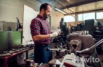 Токарь-расточник Вахта