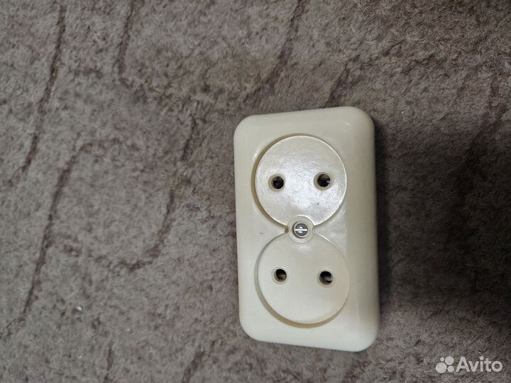 Розетка керамическая