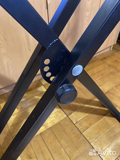 Стойка для клавишных инструментов