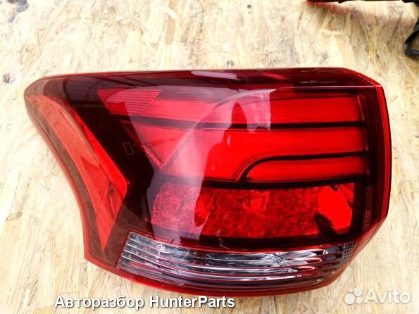 Mitsubishi Outlander 3 фонарь задний левый рест