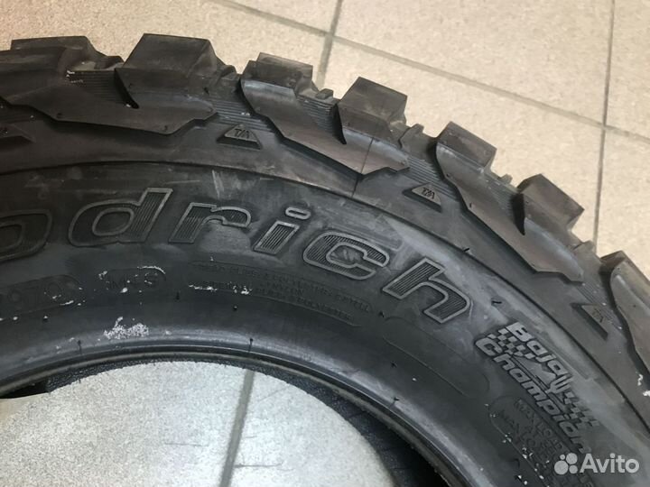 Bfgoodrich Mud-Terrain T/A KM3 265/70 R16 121Q