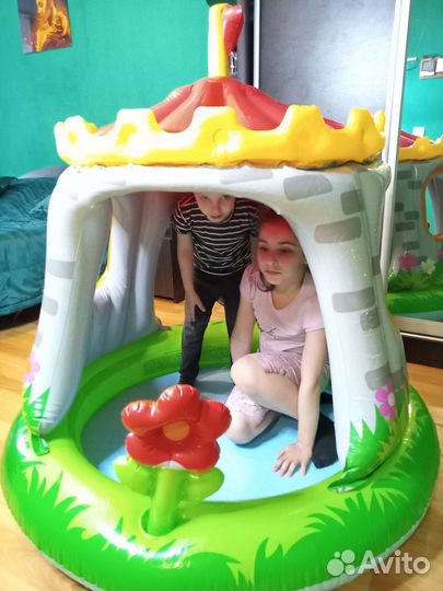 Надувной игровой центр