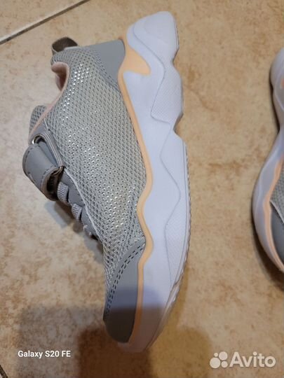 Кроссовки для девочки 25 размер