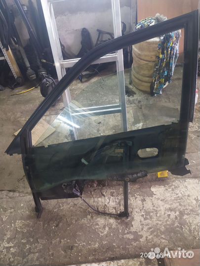 Ауди 80 б 3 стекло дверей и др 1.8 i