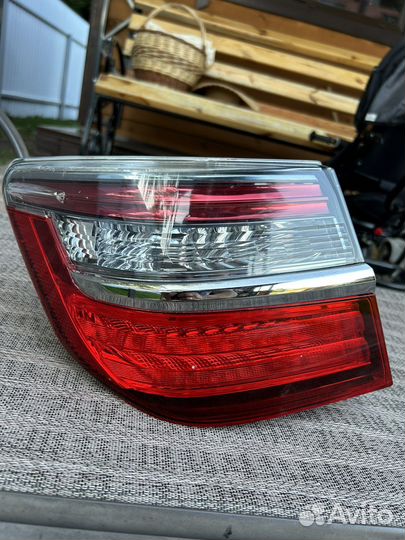 Задний левый фонарь в крыло camry 55