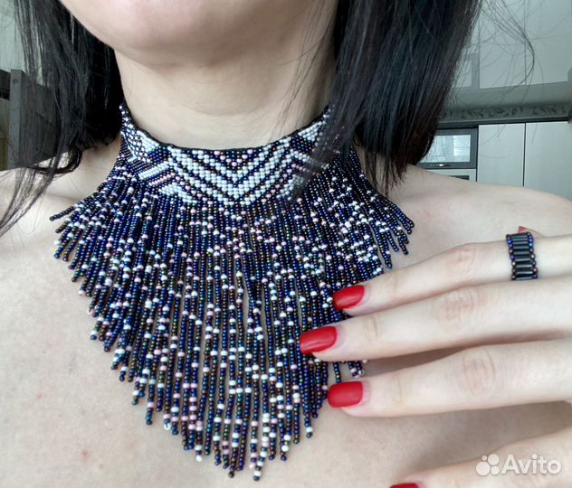 Колье чокер из бисера