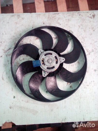 Вентилятор радиатора передний Renault Clio 4 2012