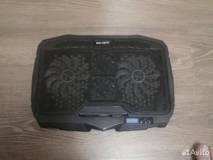 Подставка с охлаждением