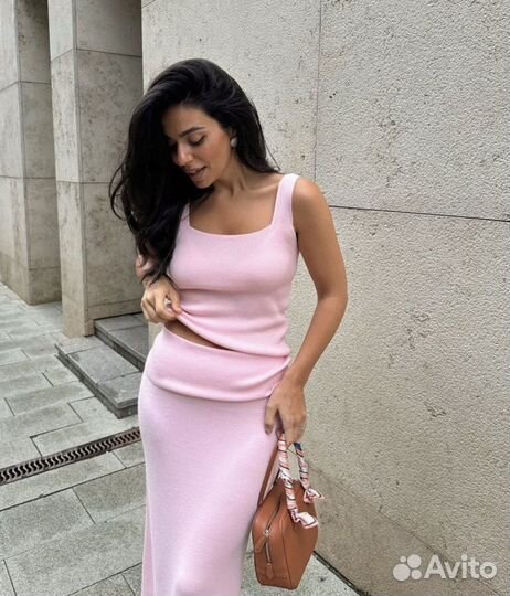 Трикотажный костюм женский с юбкой