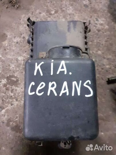 Корпус воздушного фильтра Kia Carens