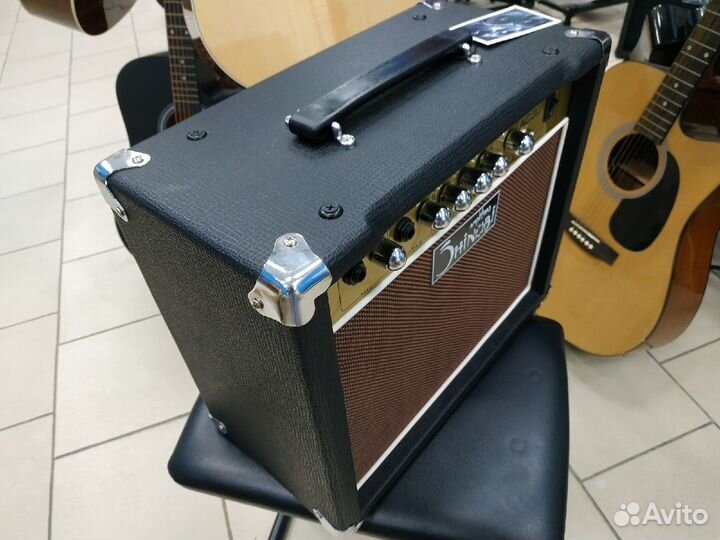 Акустический гитарный комбоусилитель