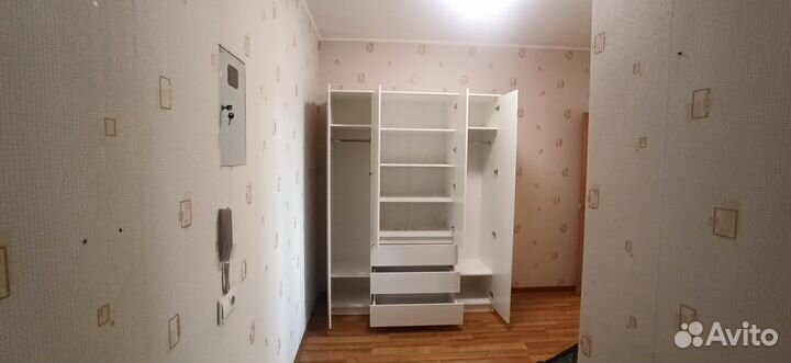 Шкаф распашной