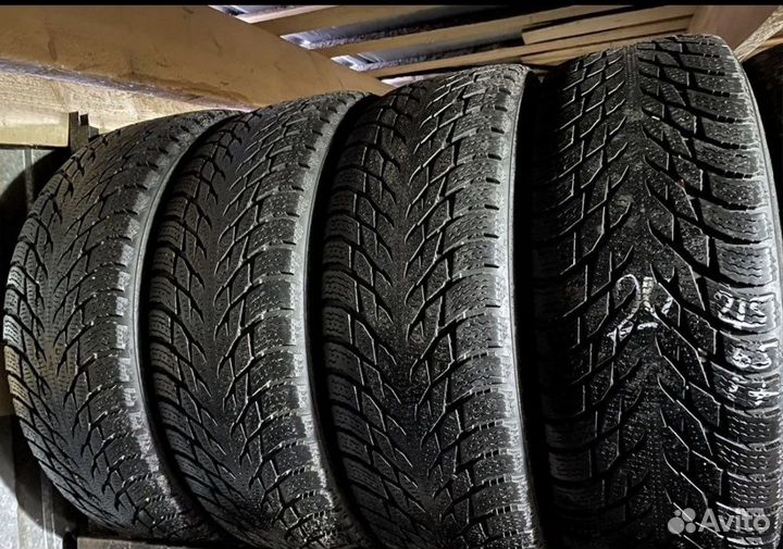 Nokian Tyres Hakkapeliitta R3 SUV 215/65 R17