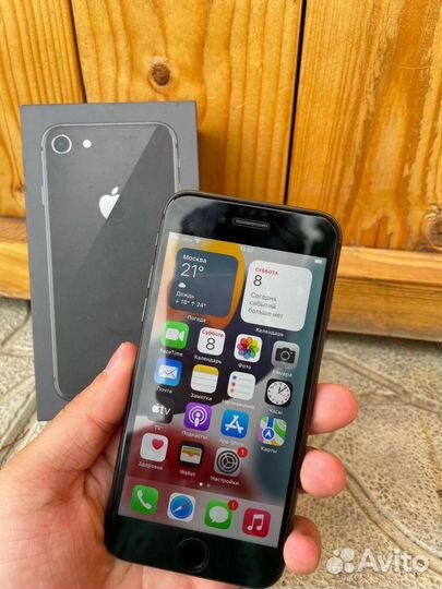iPhone 8, 64 ГБ