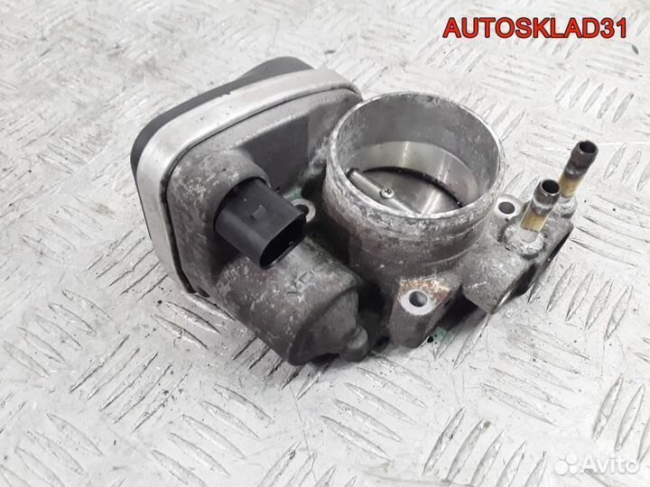 Дроссельная заслонка VW Passat B6 BLR 06F133062