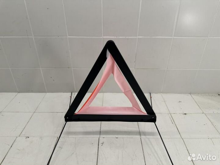 Знак аварийной остановки BMW X1 E84 рестайлинг (20