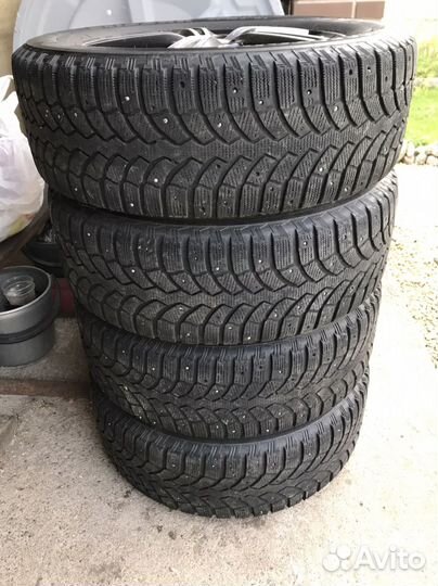 Bridgestone Blizzak Spike-01 225/60 R17 103T