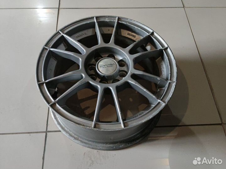 Один литой диск r15 4x98 и 4х108