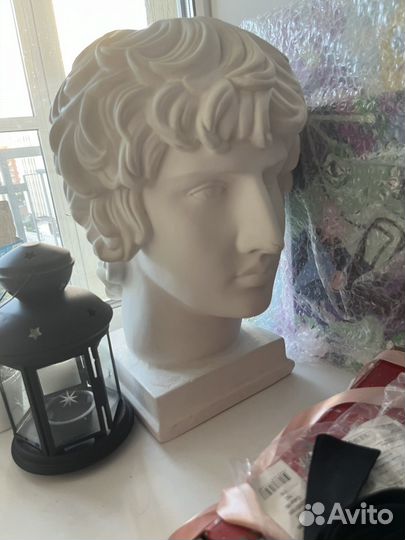 Гипсовая голова Антиноя