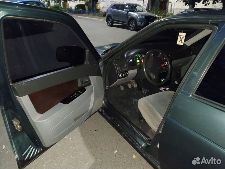 ВАЗ 2110 1.5 МТ, 2001, 300 000 км