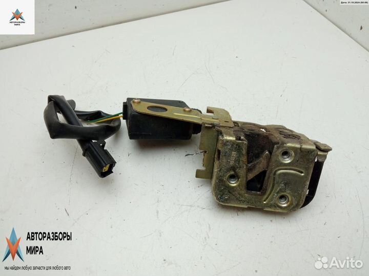 Замок двери задней правой Volvo 460 1997
