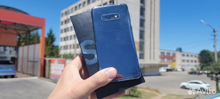 Samsung Galaxy S10e, 6/128 ГБ