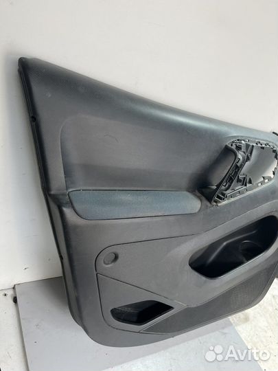 Обшивка передней левой двери Ситроен Берлинго В9