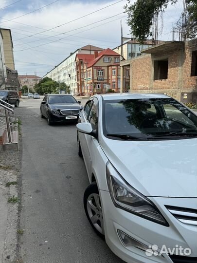 Hyundai Solaris 1.4 AT, 2016, битый, 200 000 км