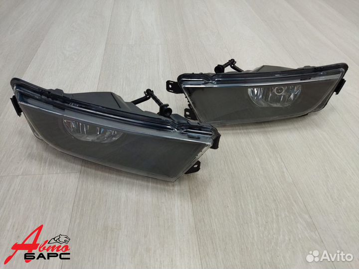 Фара противотуманная Skoda Octavia A7 13-17 черная