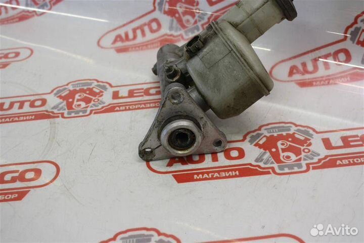 Главный тормозной цилиндр Toyota