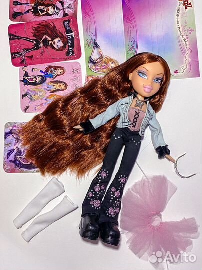 Кукла Bratz Фиби